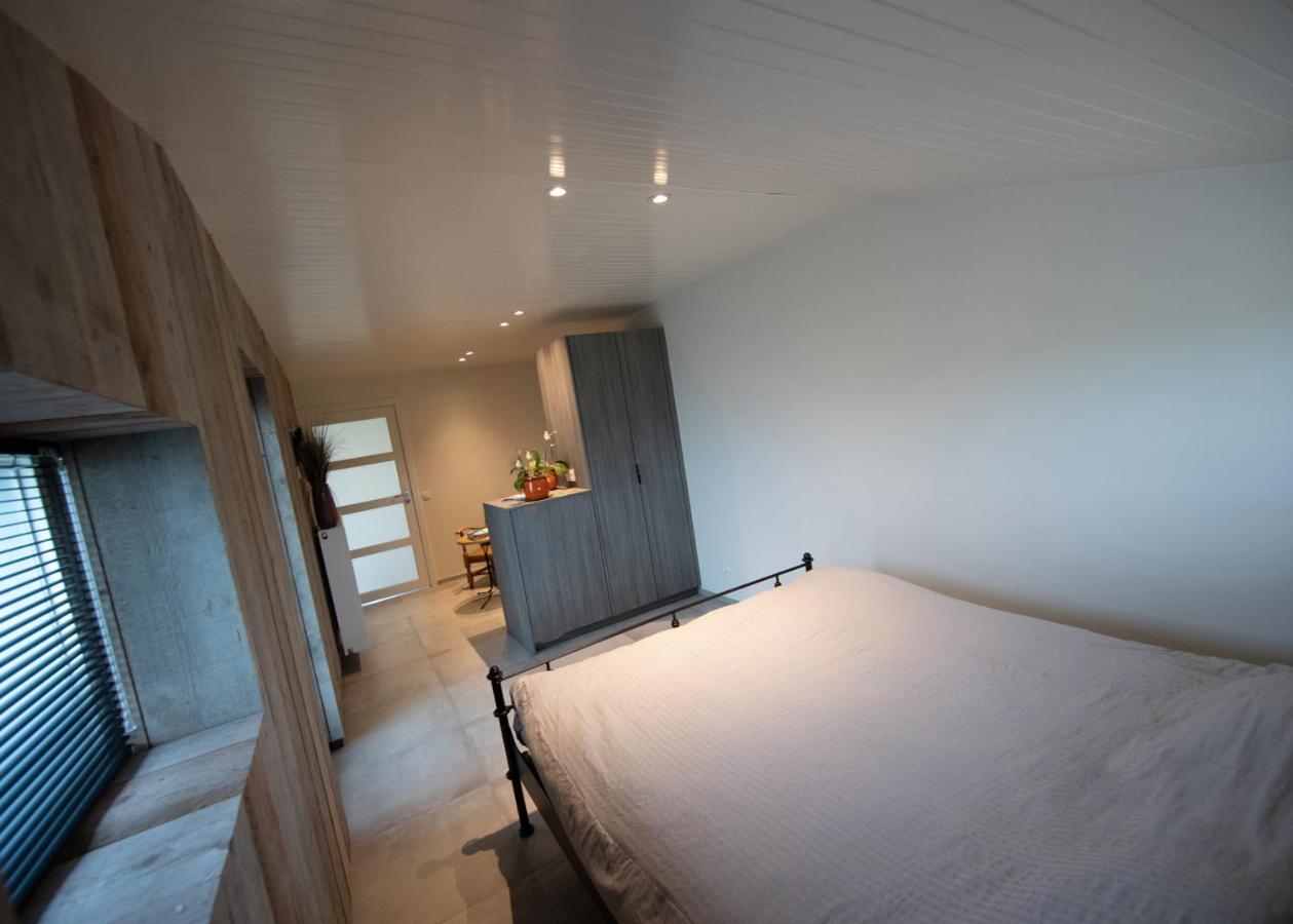 Landelijk Vakantiehuis In Diksmuide Met Een Tuin En Vijver ภายนอก รูปภาพ