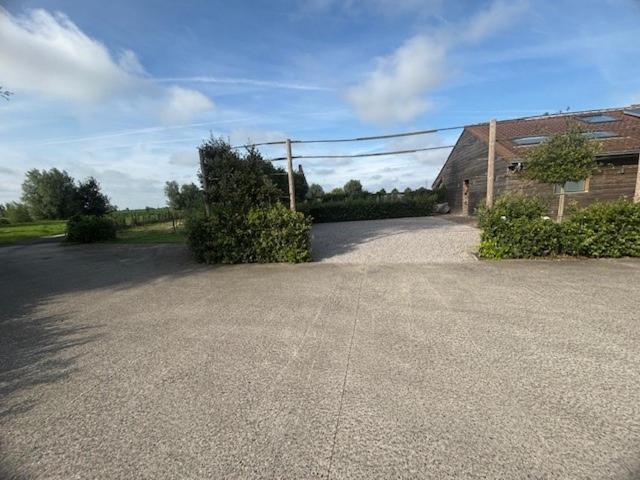 Landelijk Vakantiehuis In Diksmuide Met Een Tuin En Vijver ภายนอก รูปภาพ