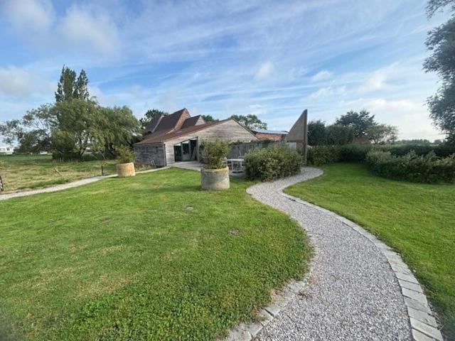 Landelijk Vakantiehuis In Diksmuide Met Een Tuin En Vijver ภายนอก รูปภาพ