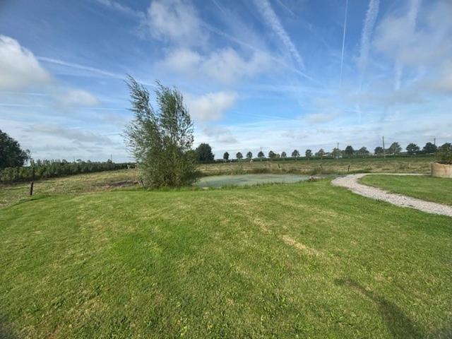 Landelijk Vakantiehuis In Diksmuide Met Een Tuin En Vijver ภายนอก รูปภาพ